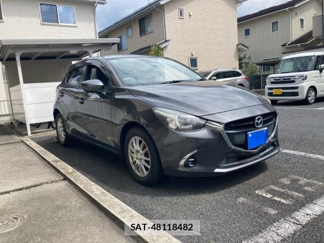 Mazda DEMIO 2017-03 8412070-1