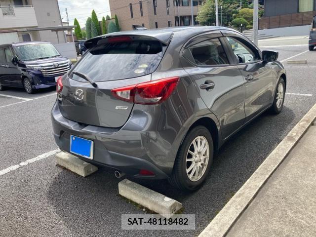 Mazda DEMIO 2017-03 8412070-2