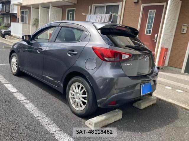 Mazda DEMIO 2017-03 8412070-3