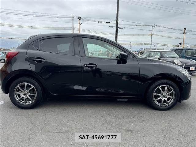 Mazda DEMIO 2016-03 8412071-11