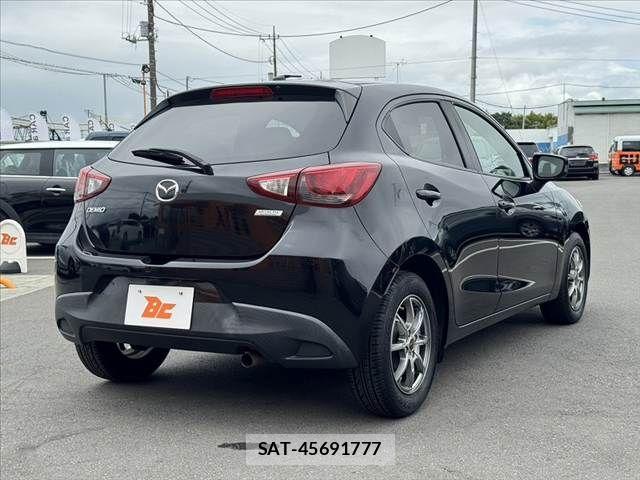 Mazda DEMIO 2016-03 8412071-14