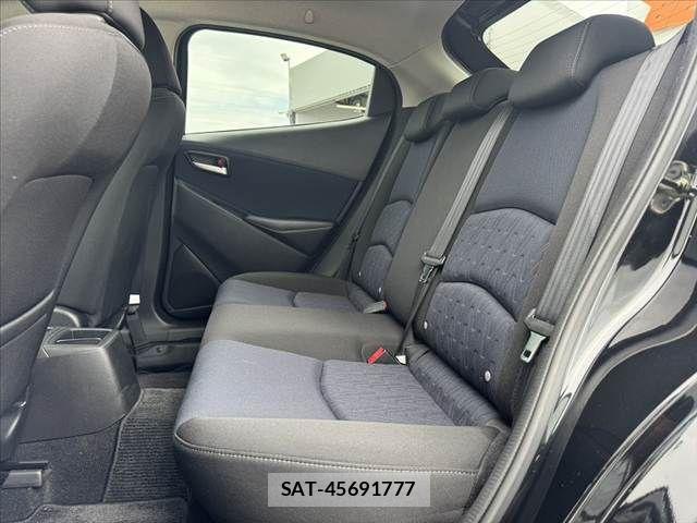 Mazda DEMIO 2016-03 8412071-17