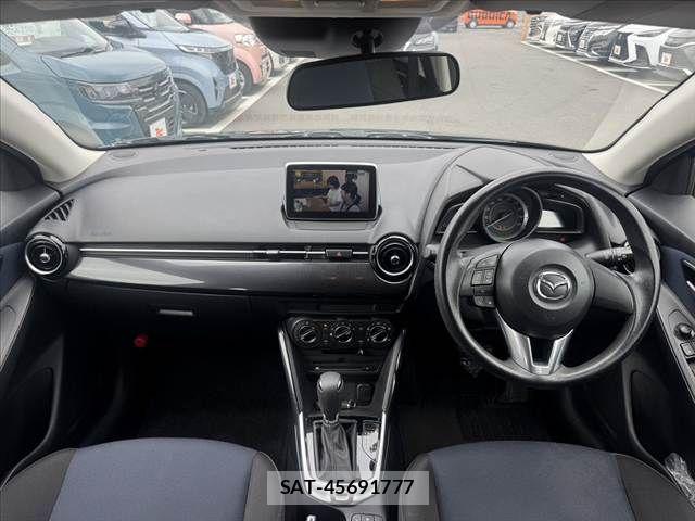 Mazda DEMIO 2016-03 8412071-1