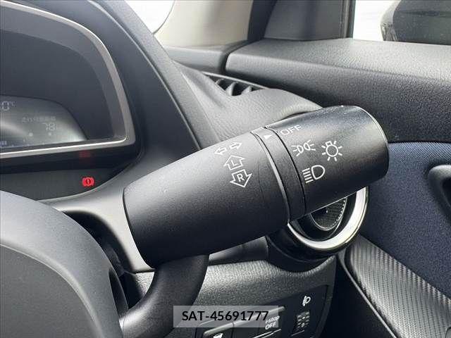 Mazda DEMIO 2016-03 8412071-24