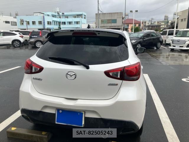 Mazda DEMIO 2014-12 8412069-3