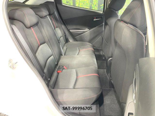 Mazda DEMIO 2015-04 8437641-8