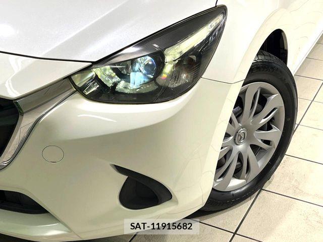 Mazda DEMIO 2015-12 8437631-12