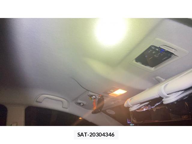 Mazda DEMIO 2013-08 8457380-17