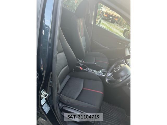 Mazda DEMIO 2015-11 8457378-11