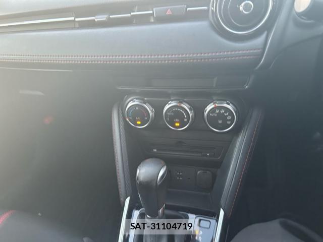 Mazda DEMIO 2015-11 8457378-18