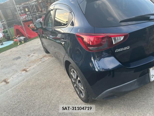 Mazda DEMIO 2015-11 8457378-3