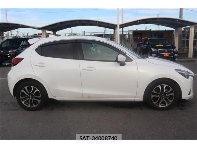 Mazda DEMIO 2015-07 8457375-12