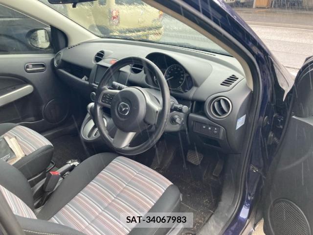 Mazda DEMIO 2012-07 8457383-10