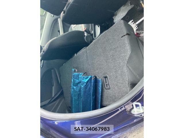 Mazda DEMIO 2012-07 8457383-13