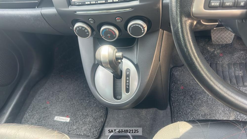 Mazda DEMIO 2013-07 7736749-18