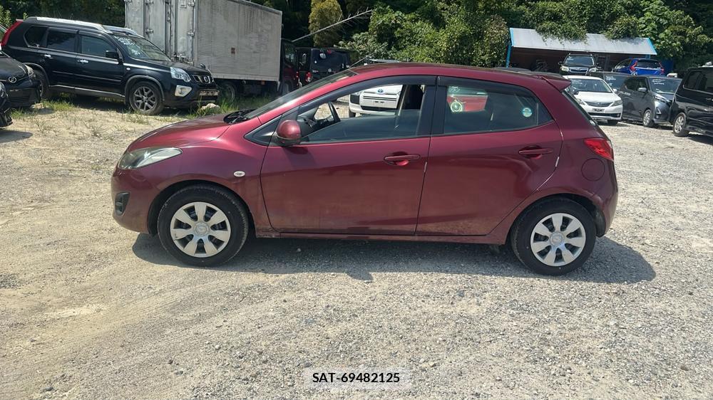 Mazda DEMIO 2013-07 7736749-1