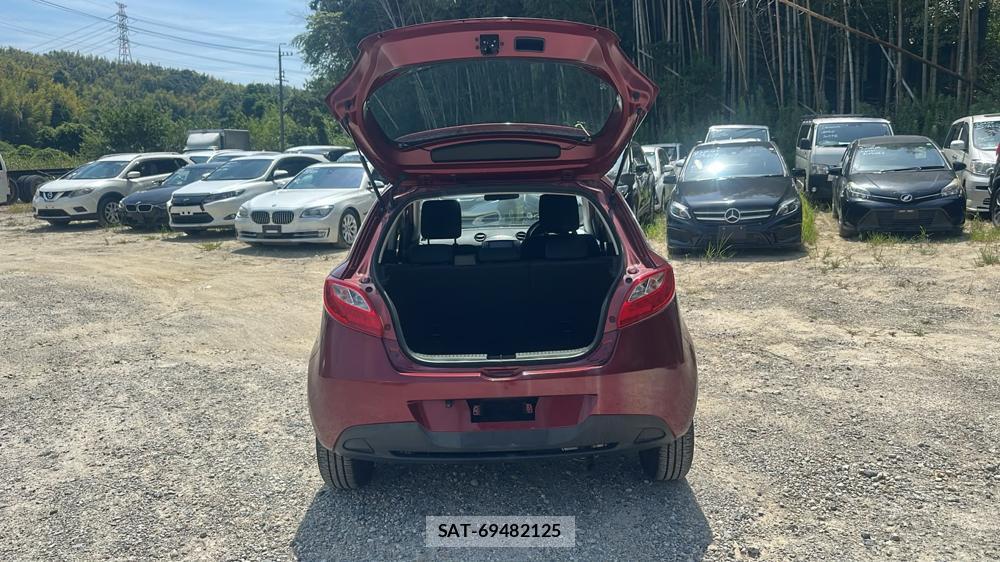 Mazda DEMIO 2013-07 7736749-24