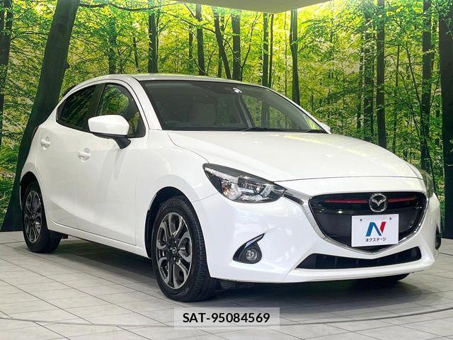 Mazda DEMIO 2015-04 8524432-15