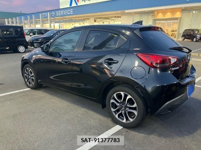 Mazda DEMIO 2017-06 8524435-1