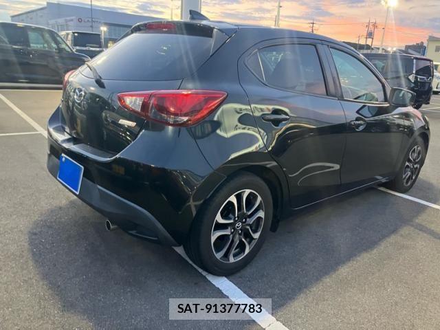 Mazda DEMIO 2017-06 8524435-4