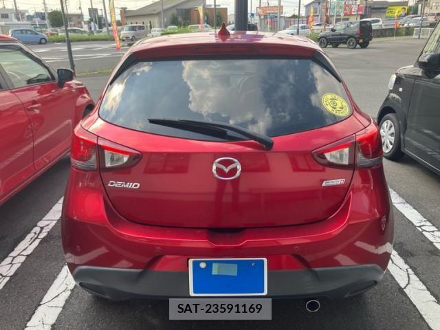 Mazda DEMIO 2018-08 8524437-3