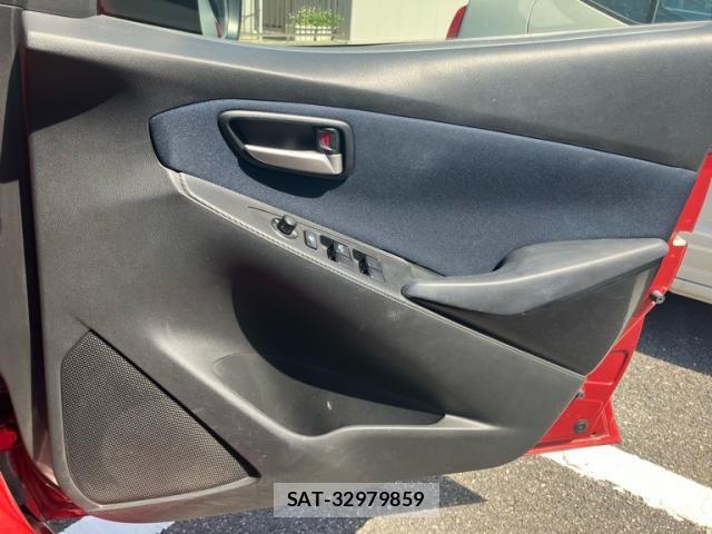 Mazda DEMIO 2015-02 8524433-11