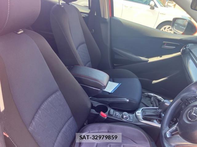 Mazda DEMIO 2015-02 8524433-7