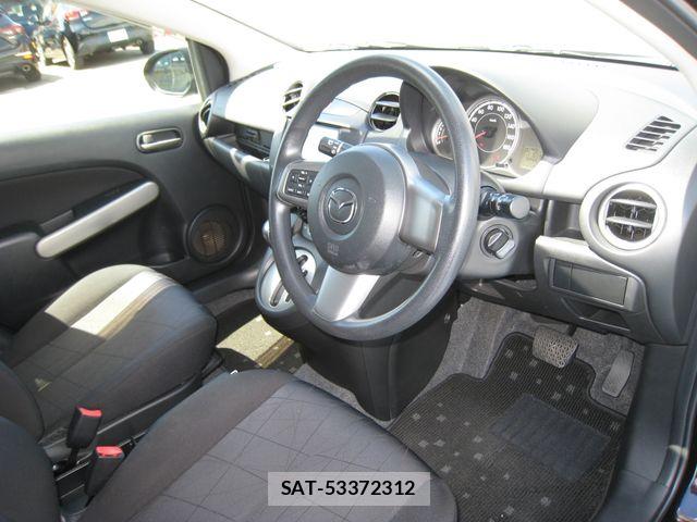 Mazda DEMIO 2012-05 8524438-1