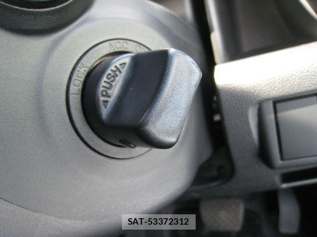 Mazda DEMIO 2012-05 8524438-19