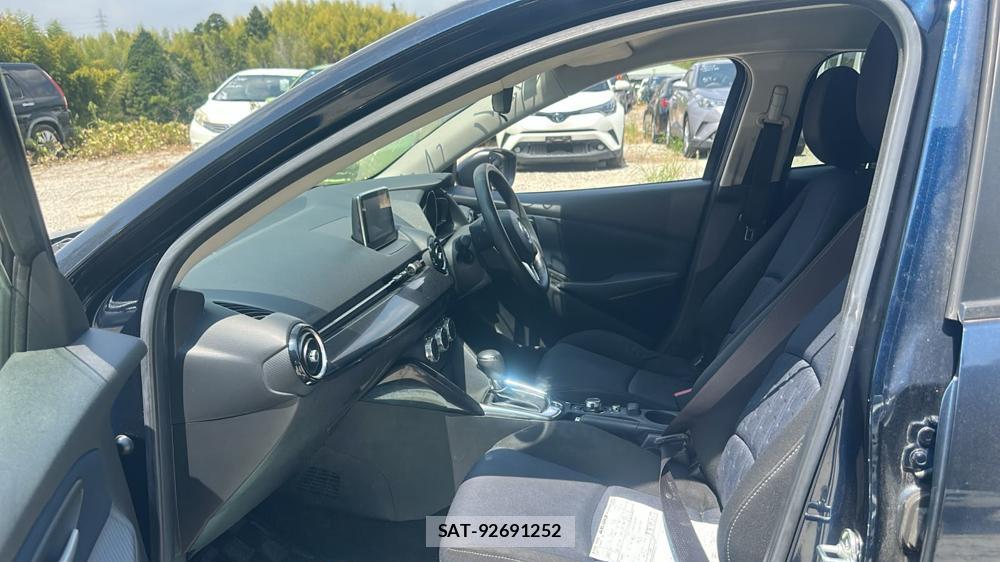 Mazda DEMIO 2015-02 8449310-10