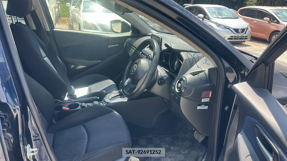 Mazda DEMIO 2015-02 8449310-11