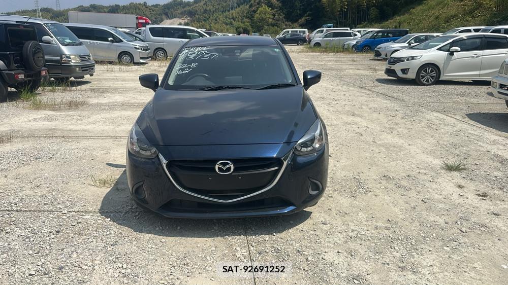 Mazda DEMIO 2015-02 8449310-7