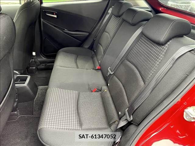 Mazda DEMIO 2018-01 8561706-16