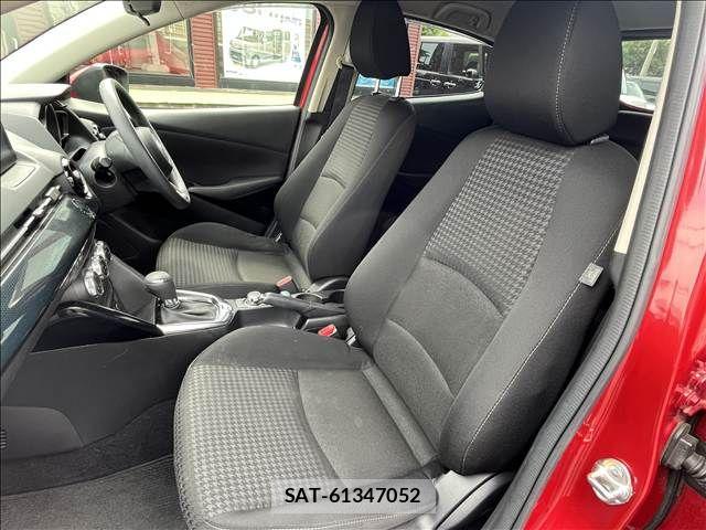Mazda DEMIO 2018-01 8561706-17