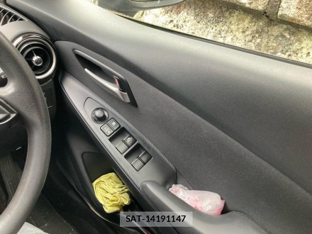 Mazda DEMIO 2018-03 8561705-19