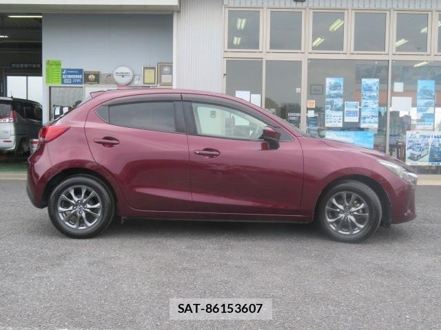 Mazda DEMIO 2017-12 8561707-3