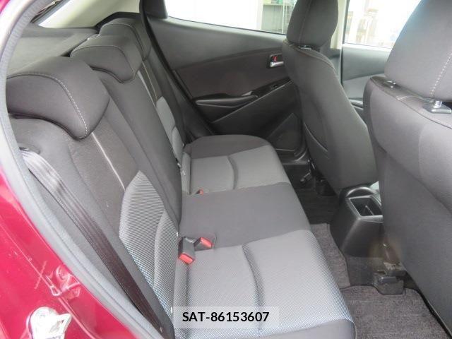 Mazda DEMIO 2017-12 8561707-6