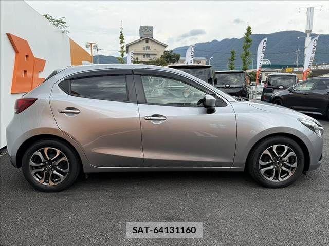 Mazda DEMIO 2016-03 8561704-11