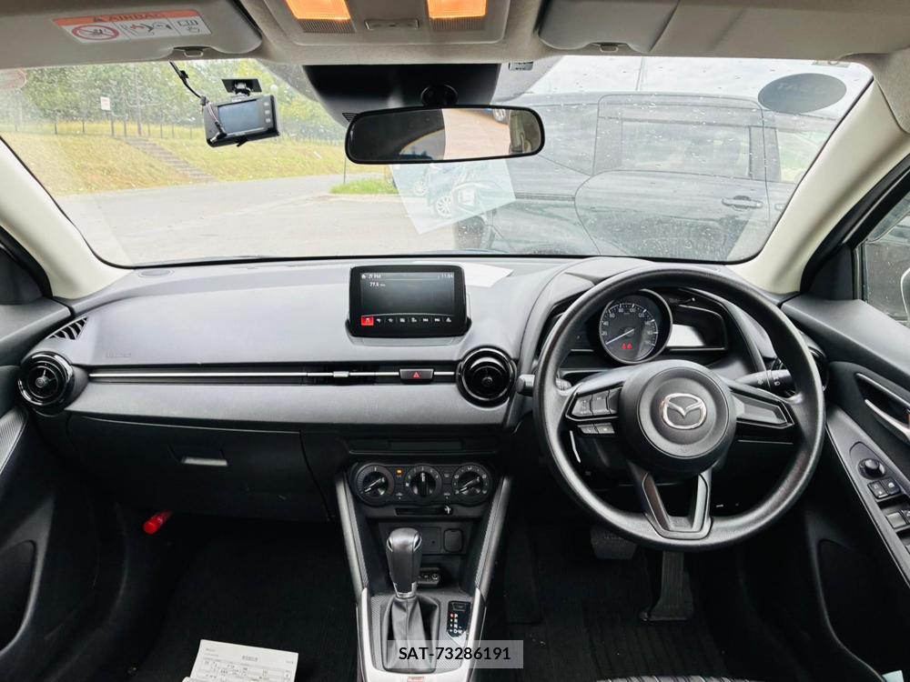 Mazda DEMIO 2019-06 8427873-12