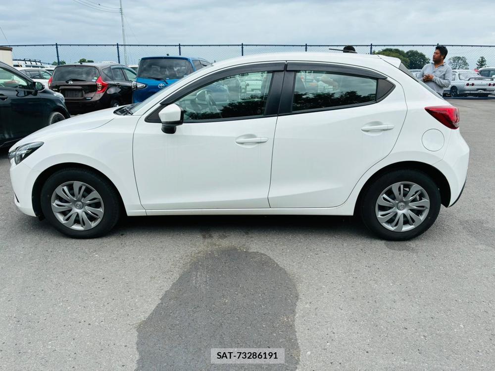 Mazda DEMIO 2019-06 8427873-1