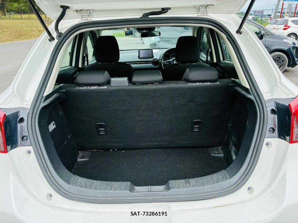 Mazda DEMIO 2019-06 8427873-25