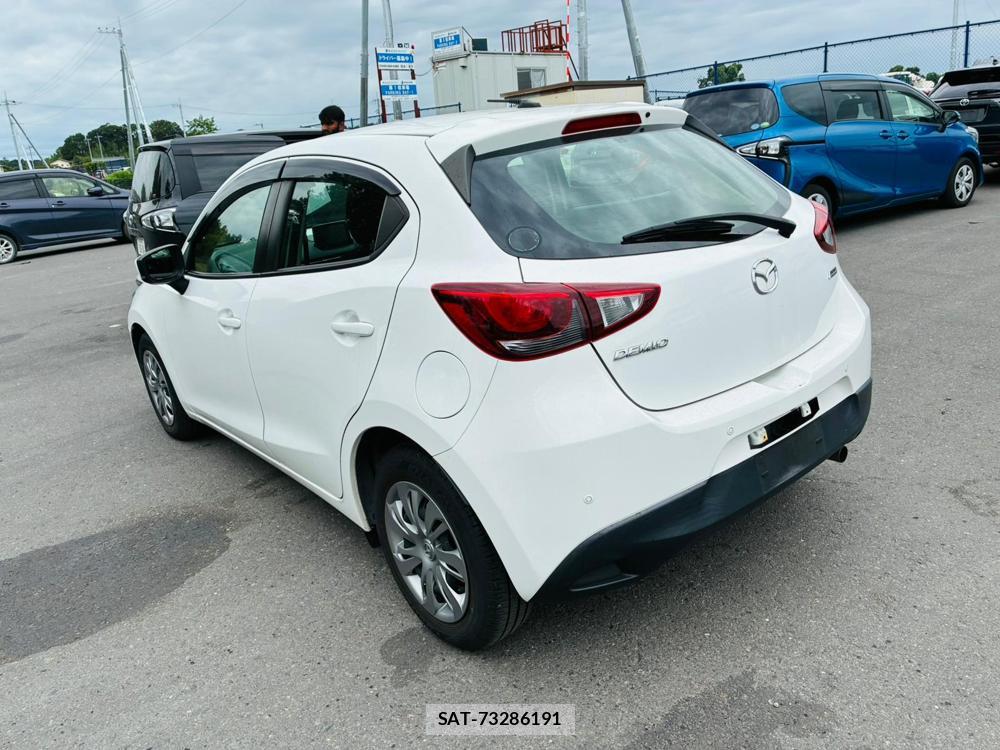Mazda DEMIO 2019-06 8427873-2