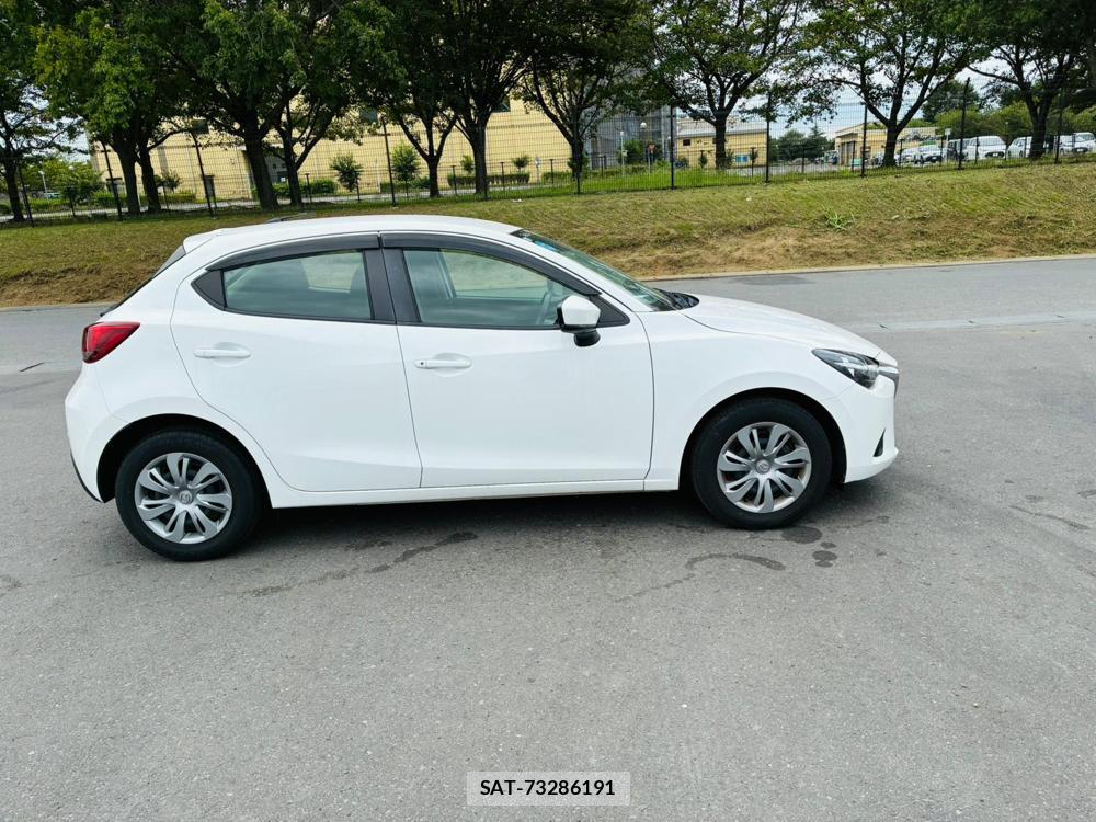 Mazda DEMIO 2019-06 8427873-5