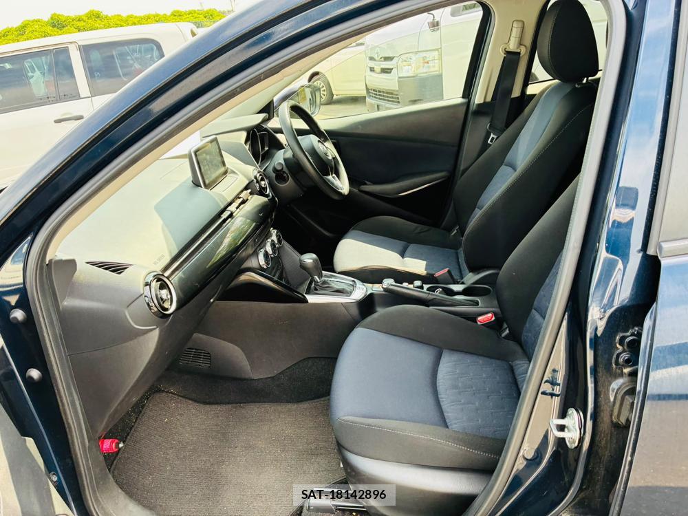 Mazda DEMIO 2016-05 8498628-10