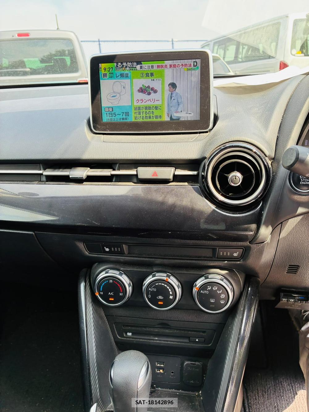 Mazda DEMIO 2016-05 8498628-18