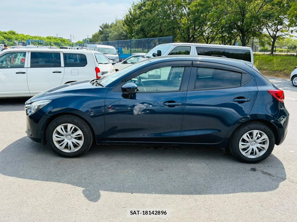 Mazda DEMIO 2016-05 8498628-1