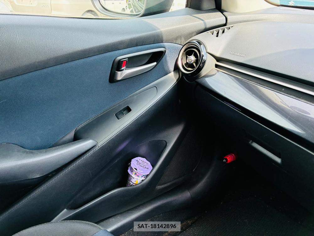Mazda DEMIO 2016-05 8498628-24