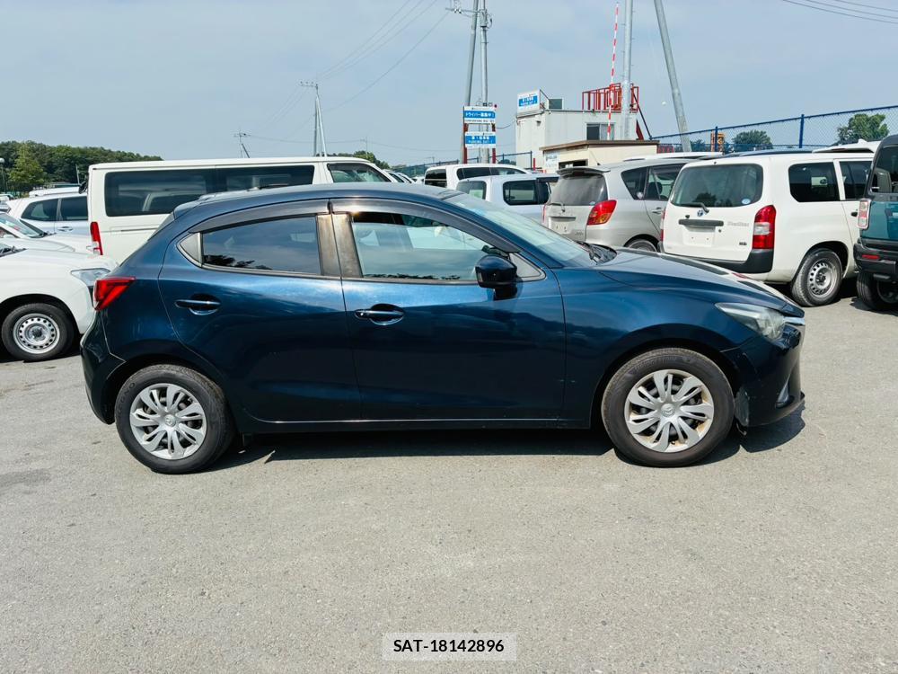 Mazda DEMIO 2016-05 8498628-5