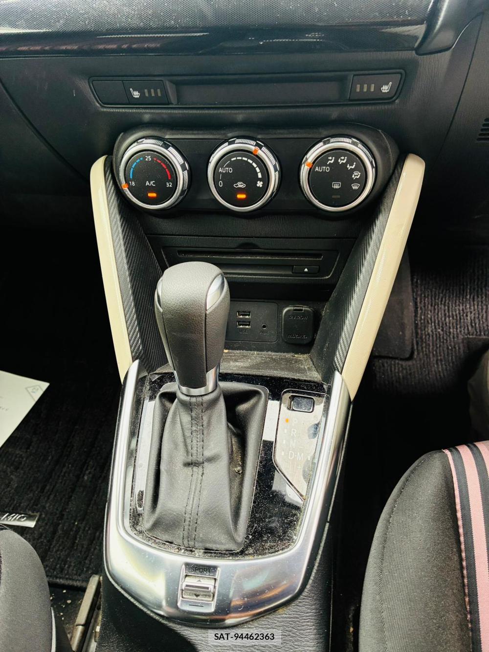 Mazda DEMIO 2015-07 8549324-15