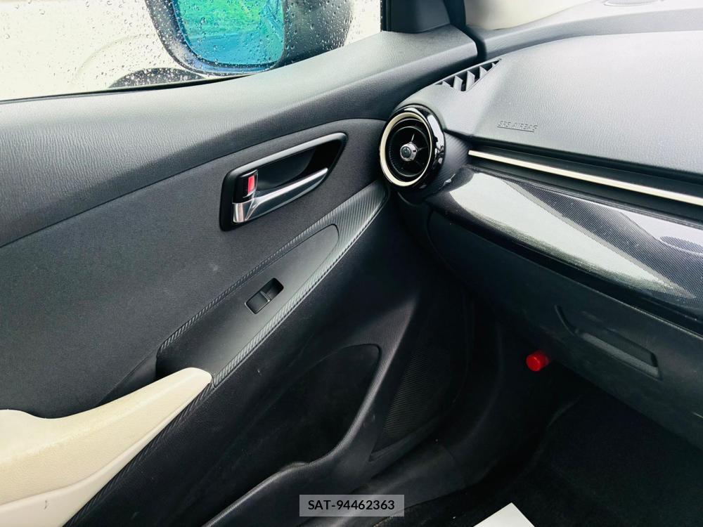 Mazda DEMIO 2015-07 8549324-18